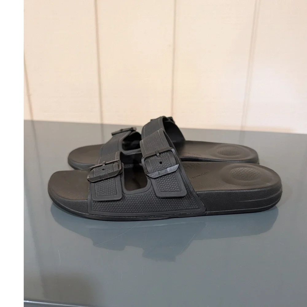 FitFlop iQushion Mens Black Adjustable Buckle Pool Slide Sandals EU 42 Mens 9‎